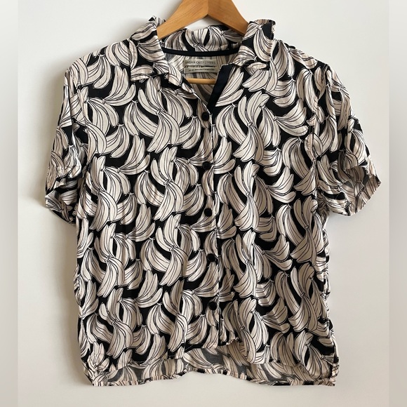 Urban Outfitters Tops - Banana blouse